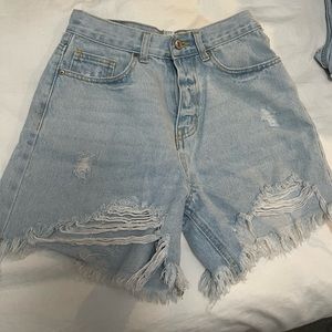Forever 21 Jean shorts size 25